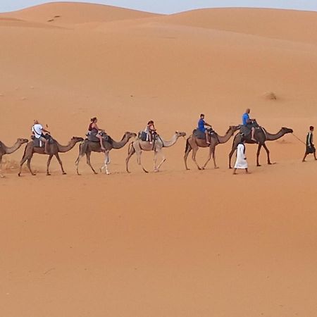 Sahara Family Camp Hotel Мерцуга Екстериор снимка