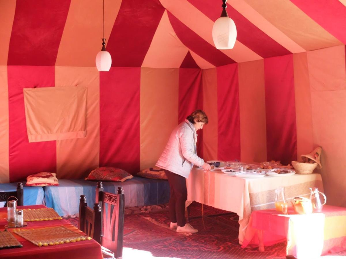 Sahara Family Camp Hotel Мерцуга Екстериор снимка